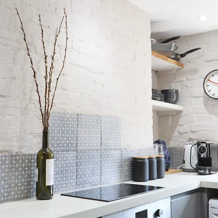 Quirky And Cool Christmas Steps 2 Bed *