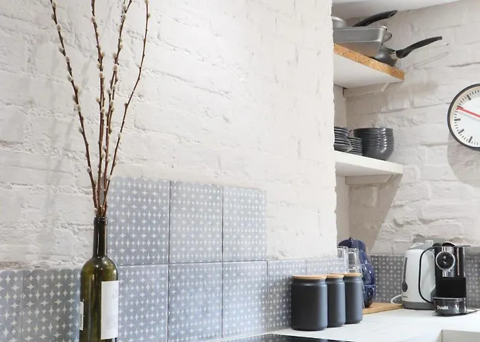 Quirky And Cool Christmas Steps 2 Bed *