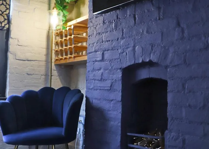 Apartment Quirky And Cool Christmas Steps 2 Bed