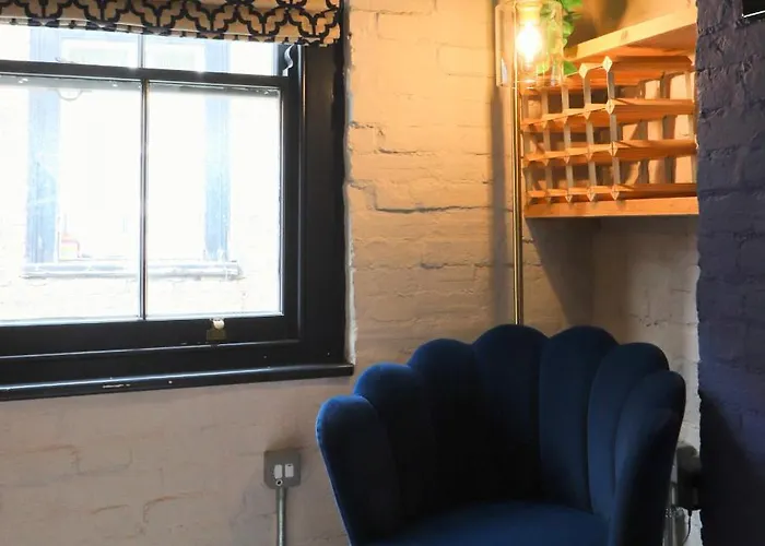 Apartment Quirky And Cool Christmas Steps 2 Bed