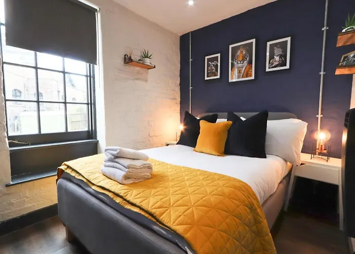 Quirky And Cool Christmas Steps 2 Bed Bristol