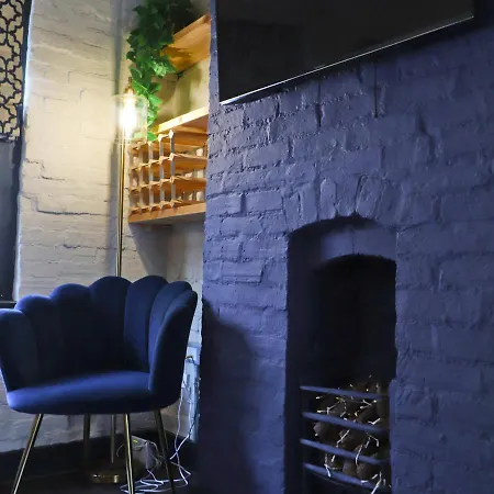 Apartment Quirky And Cool Christmas Steps 2 Bed