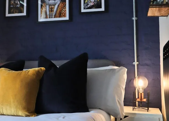 Quirky And Cool Christmas Steps 2 Bed Appartement *