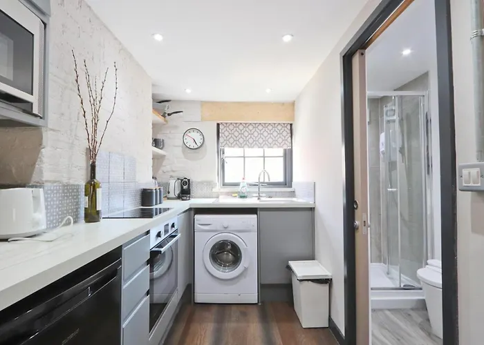 Quirky And Cool Christmas Steps 2 Bed Appartement