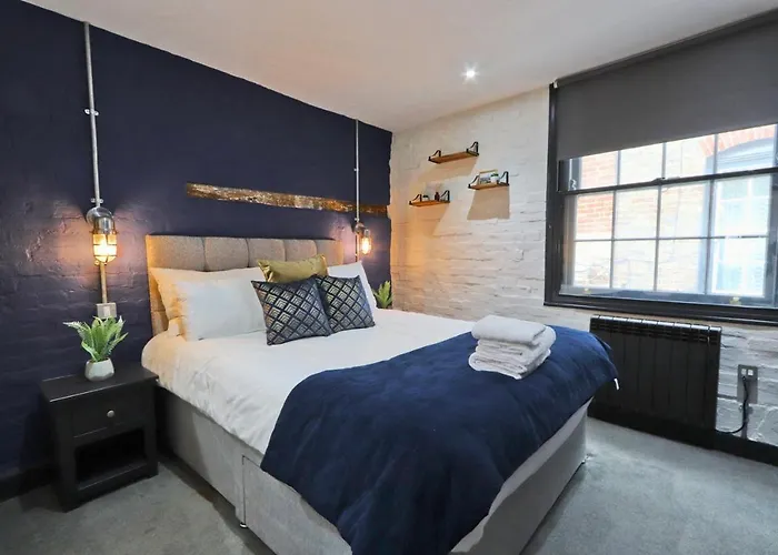 Quirky And Cool Christmas Steps 2 Bed *